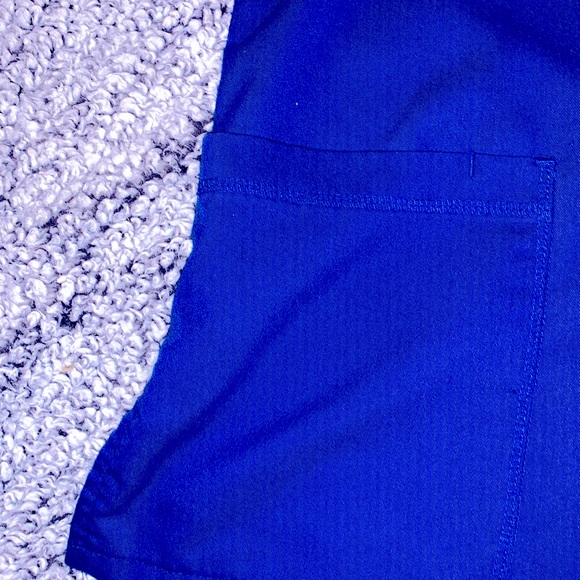 Grey’s Anatomy ACTIVE Scrub Top - Large - Picture 4 of 4